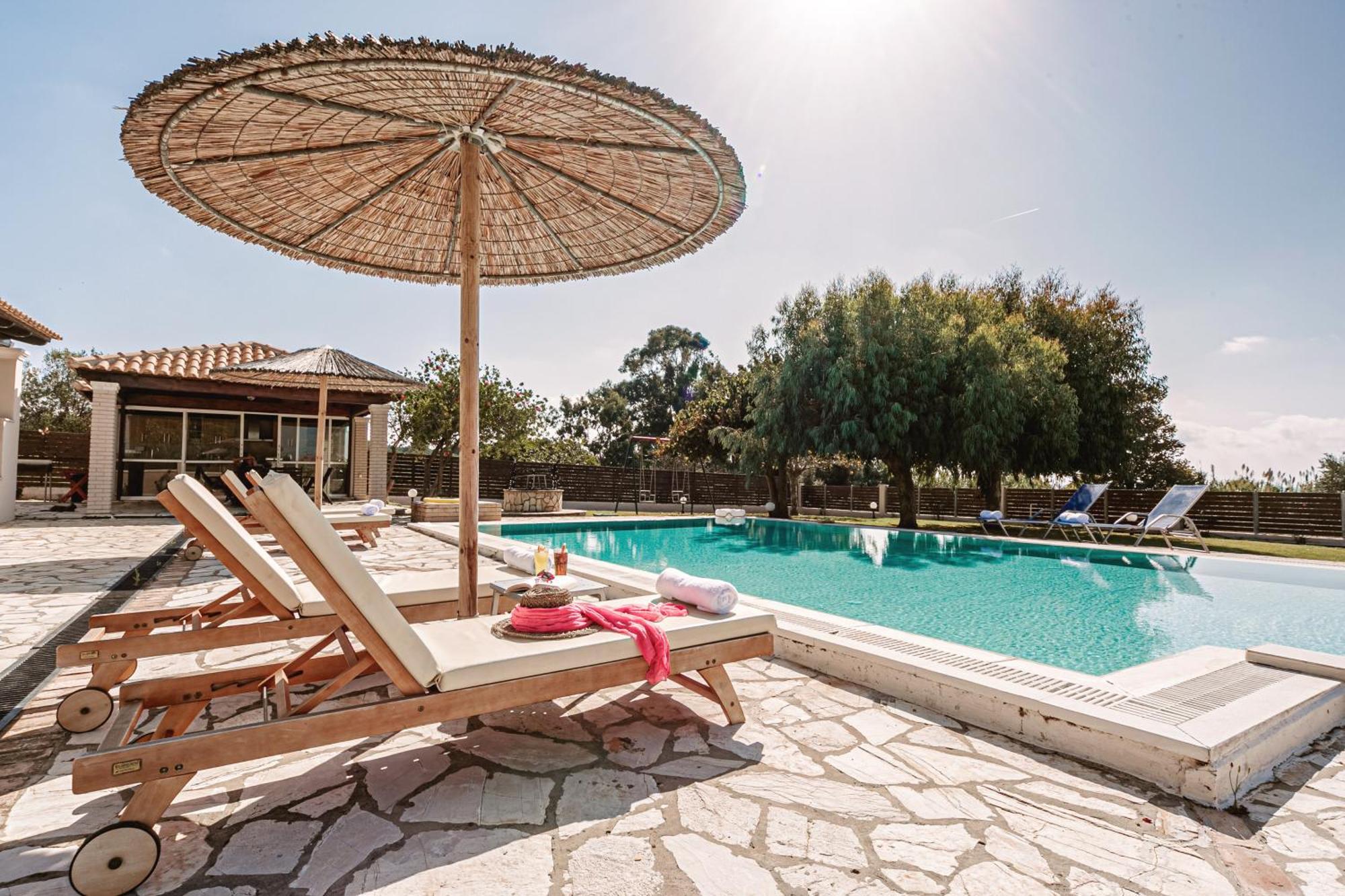 Skidi Beach House Agios Matthaios  Экстерьер фото
