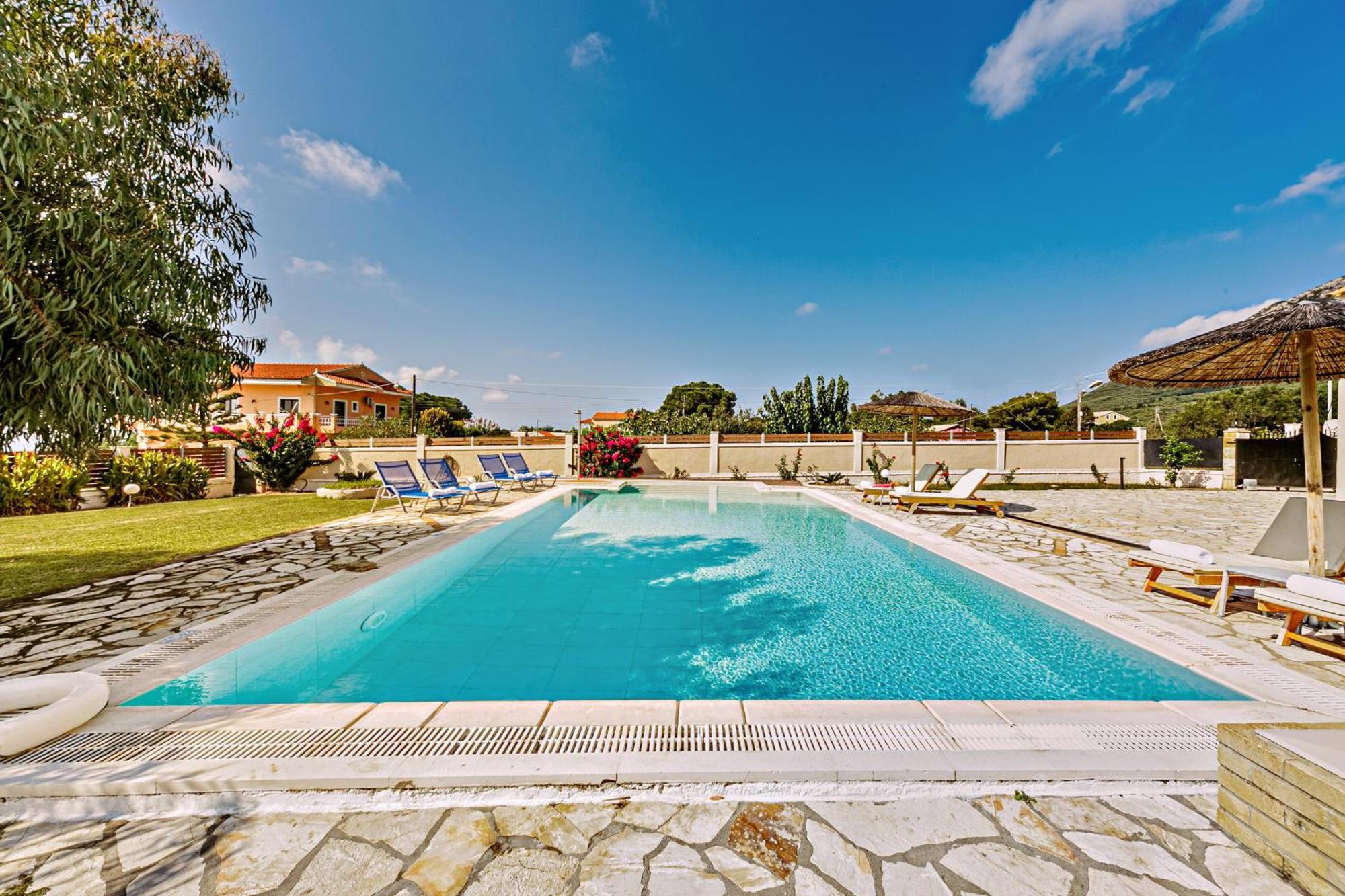 Skidi Beach House Agios Matthaios  Экстерьер фото