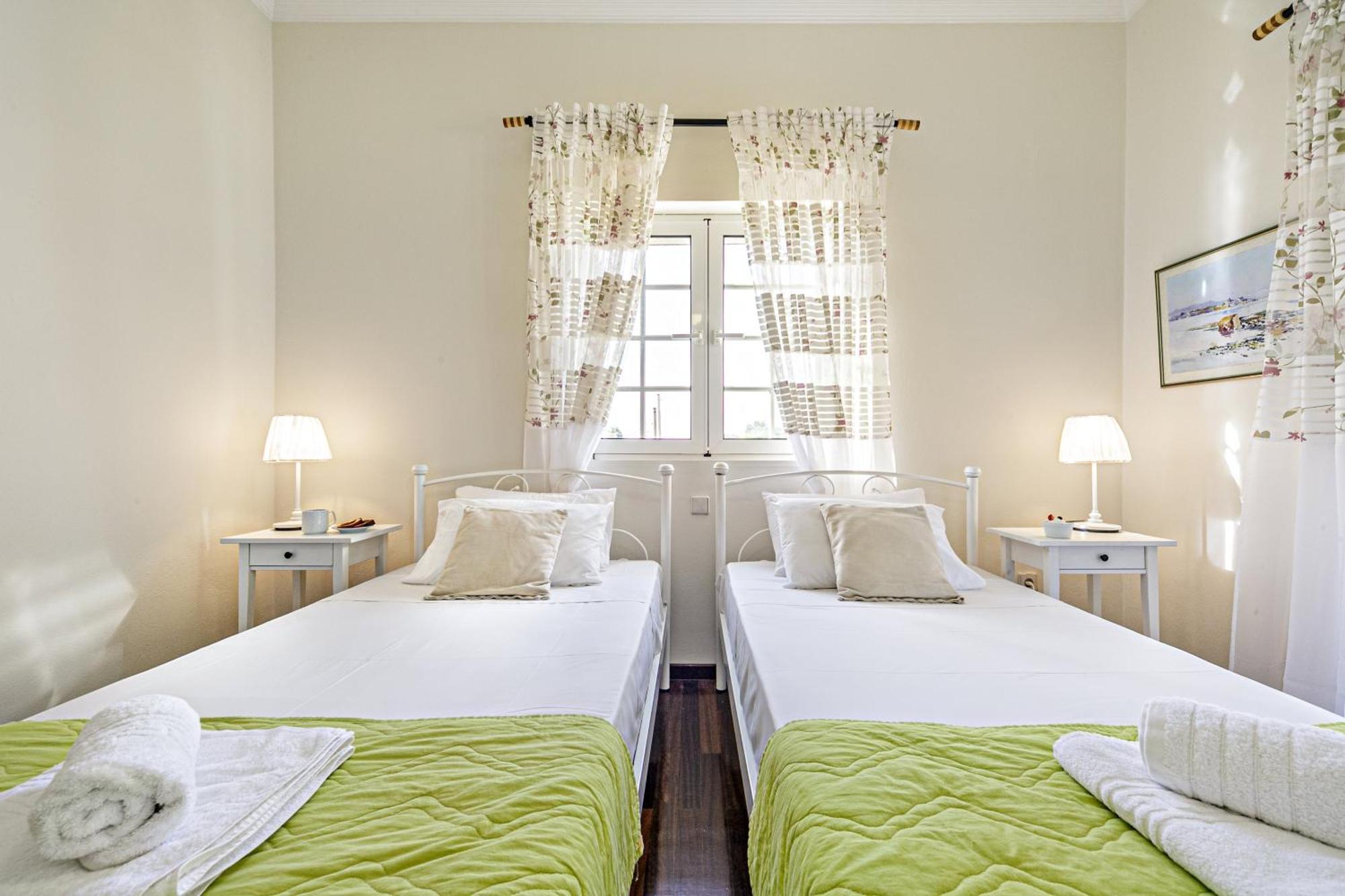 Skidi Beach House Agios Matthaios  Экстерьер фото