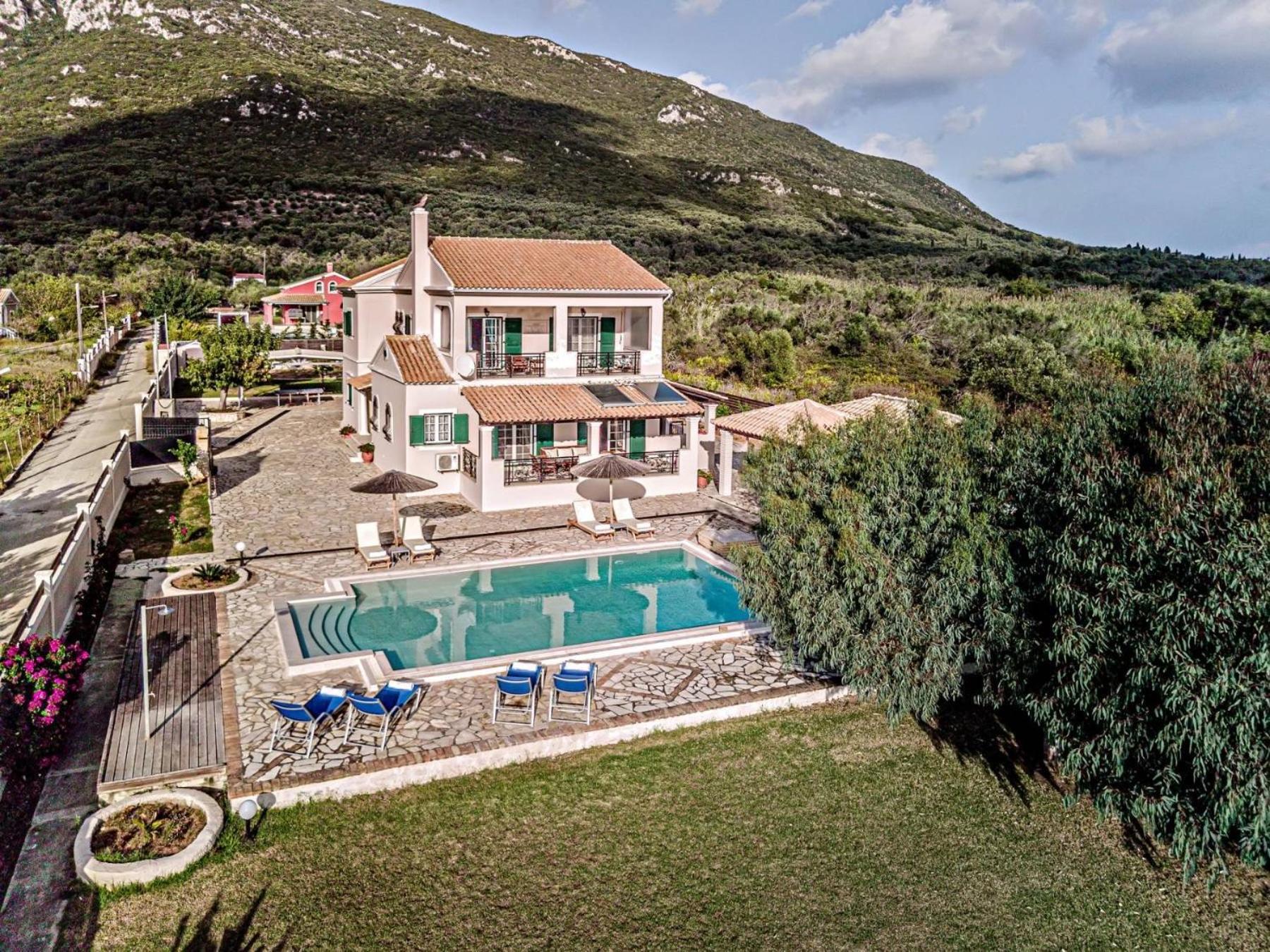 Skidi Beach House Agios Matthaios  Экстерьер фото