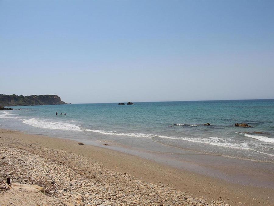 Skidi Beach House Agios Matthaios  Экстерьер фото
